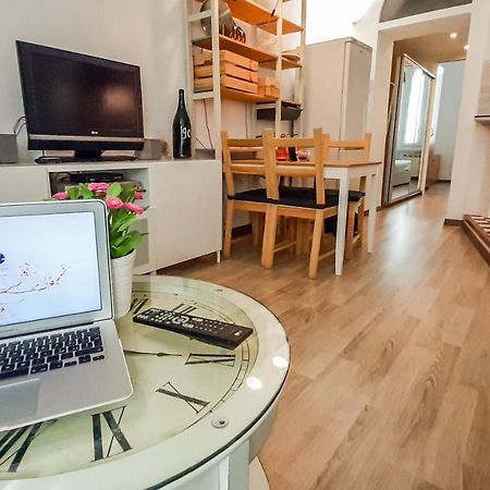 Altido Lovely 1-Br Flat With Easy Access To Centre Milano Eksteriør billede