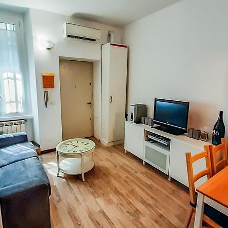 Altido Lovely 1-Br Flat With Easy Access To Centre Milano Eksteriør billede