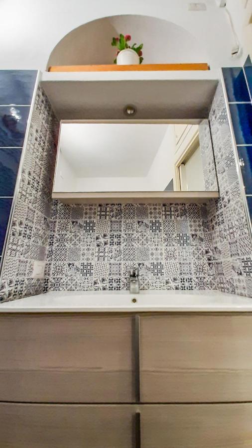 Altido Lovely 1-Br Flat With Easy Access To Centre Milano Eksteriør billede